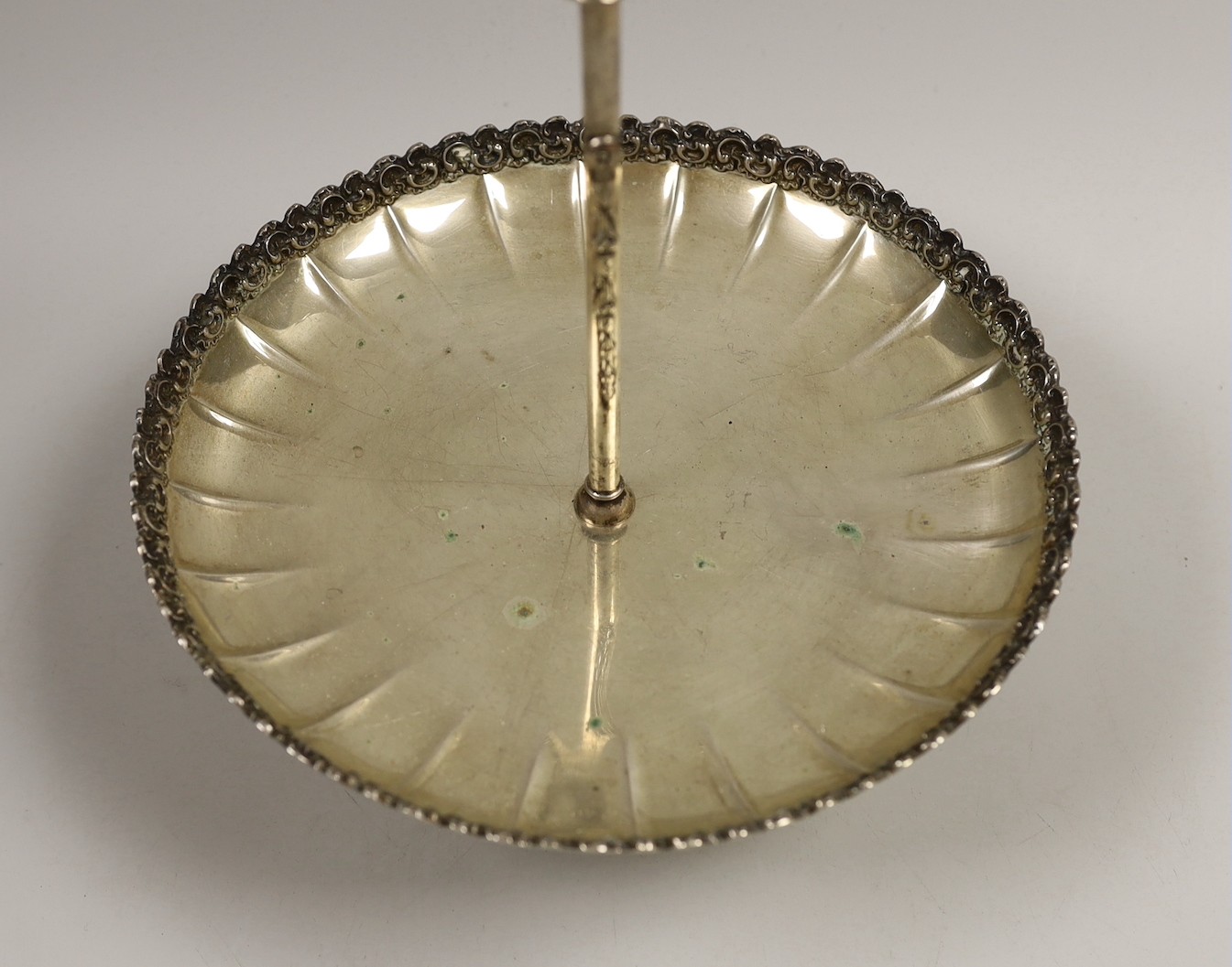 An Italian 800 standard white metal cake stand, 28cm, 20.9oz.